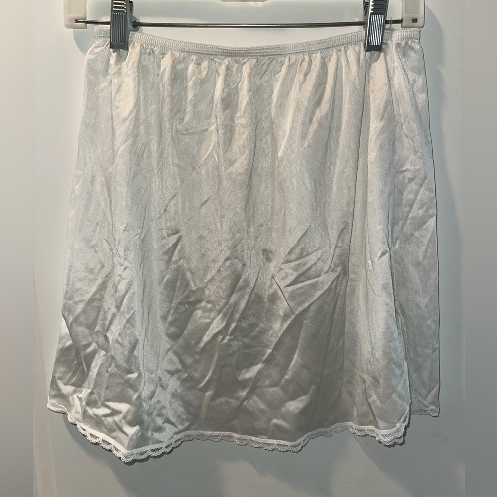 Elegant White Lace Trim Skirt